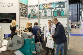 "ВИБРОТЕХНИК" представил оборудование для дробления и измельчения на выставке "Аналитика Экспо - 2018" в Москве.