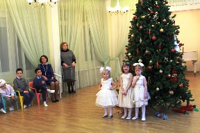 Новогодний праздник в Центре содействия семейного воспитания №2