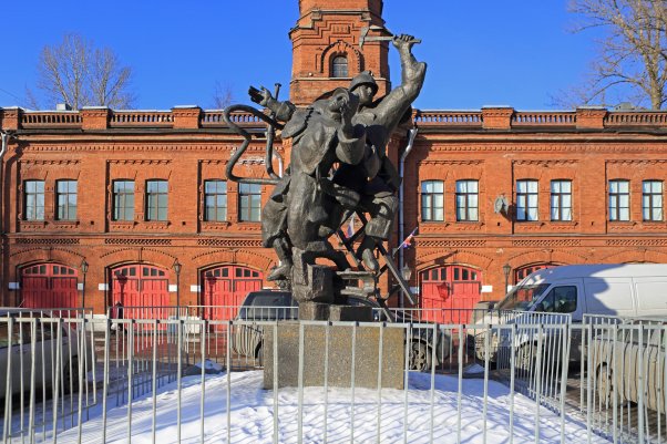Подвигу пожарных блокадного Ленинграда